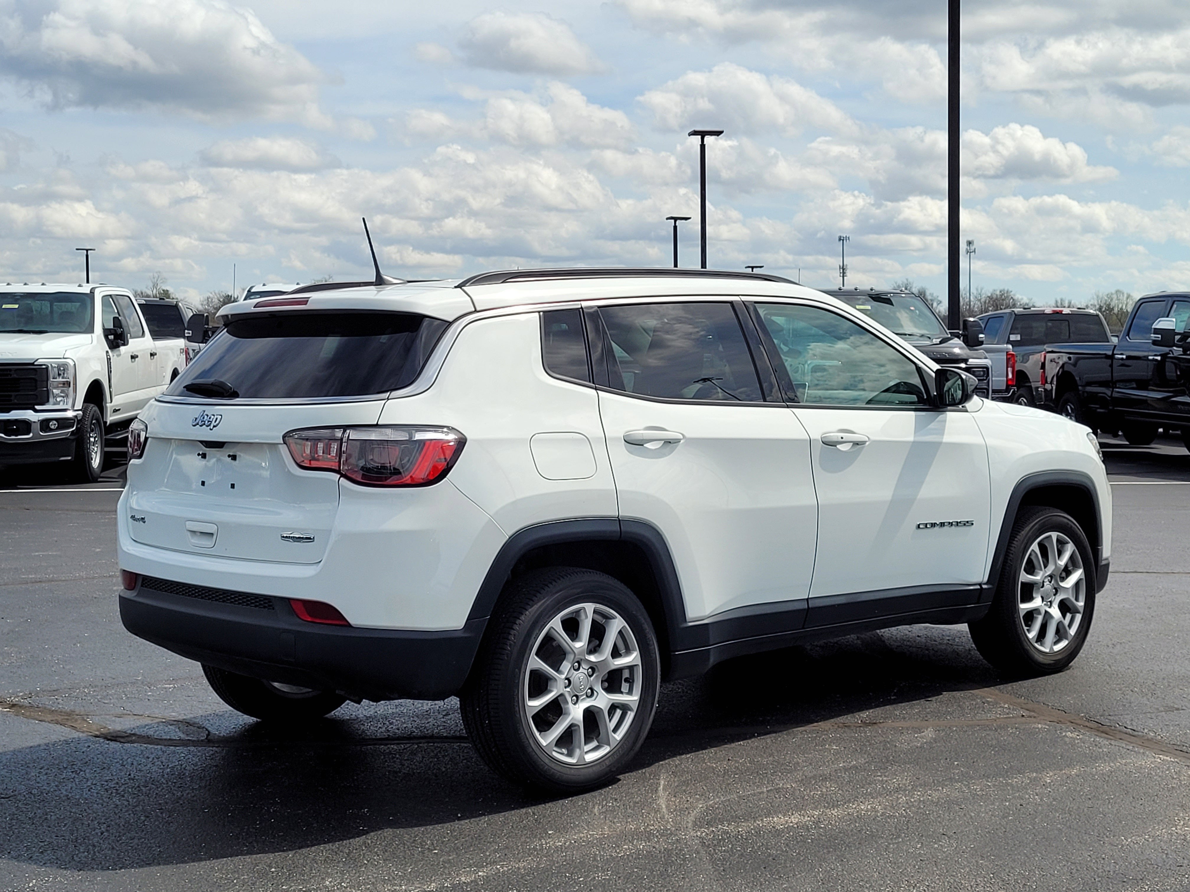 2022 Jeep Compass Latitude Lux