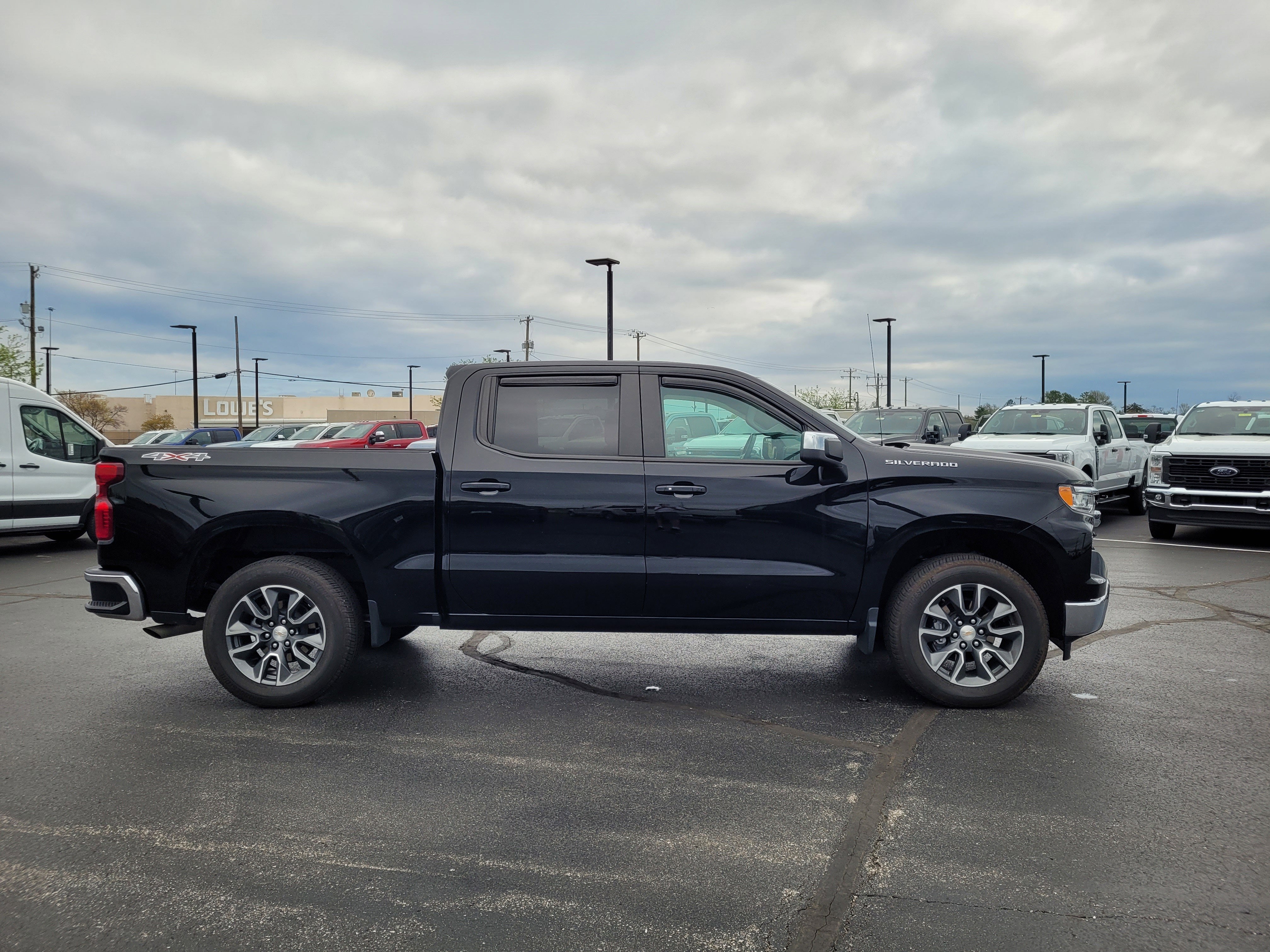 2024 Chevrolet Silverado 1500 LT