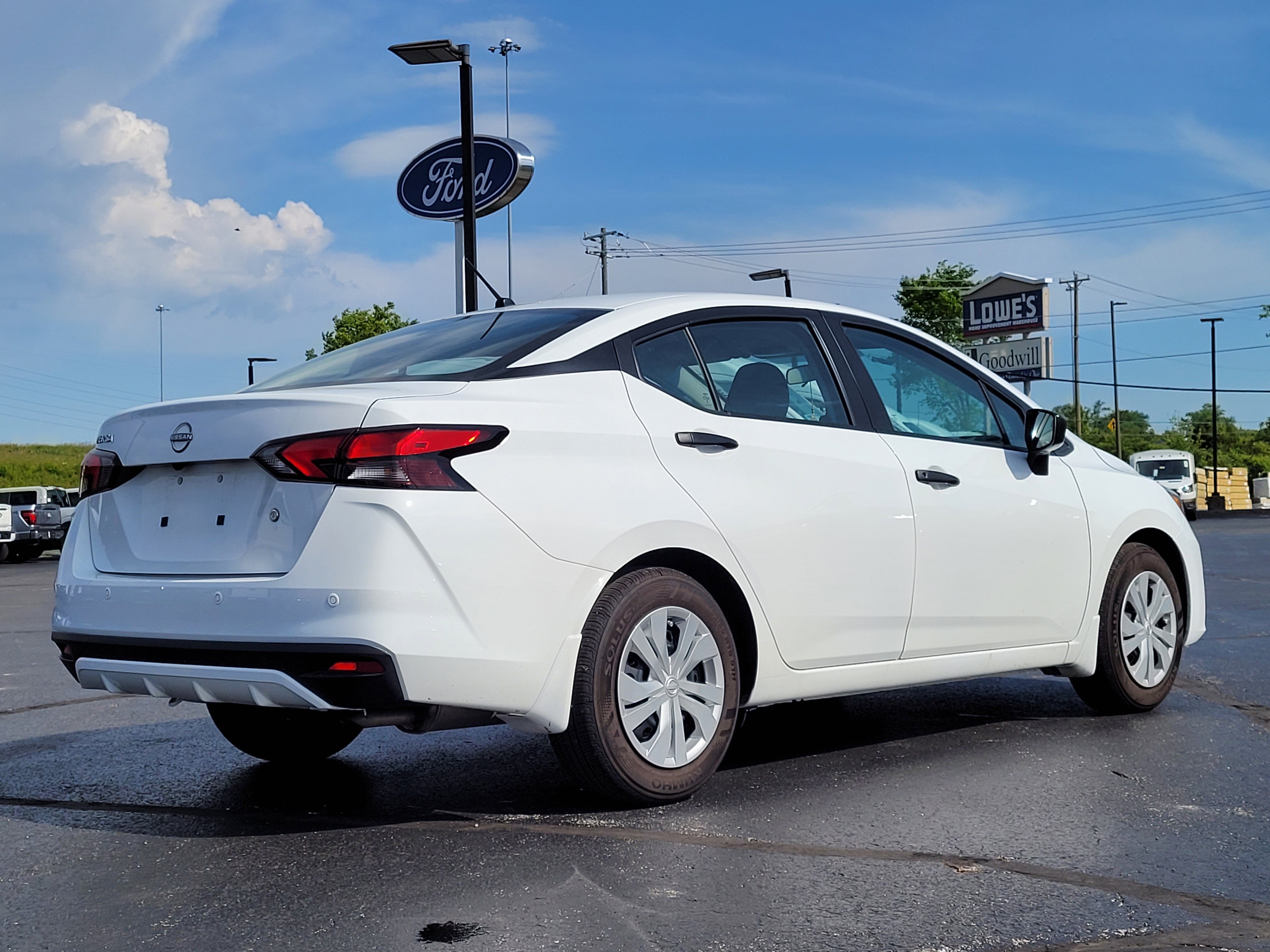 2025 Nissan Versa 1.6 S