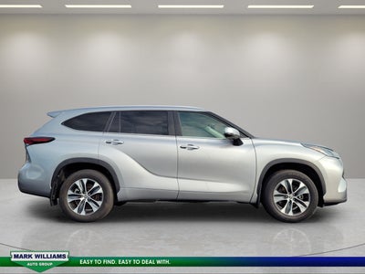 2024 Toyota Highlander Hybrid XLE