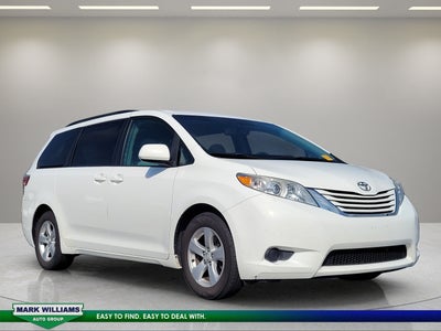 2016 Toyota Sienna LE 8 Passenger