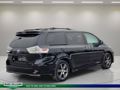 2015 Toyota Sienna SE 8 Passenger