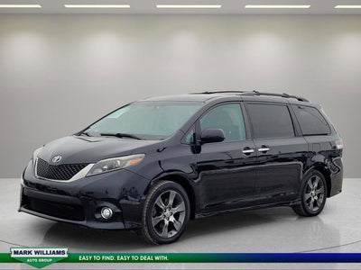 2015 Toyota Sienna SE 8 Passenger