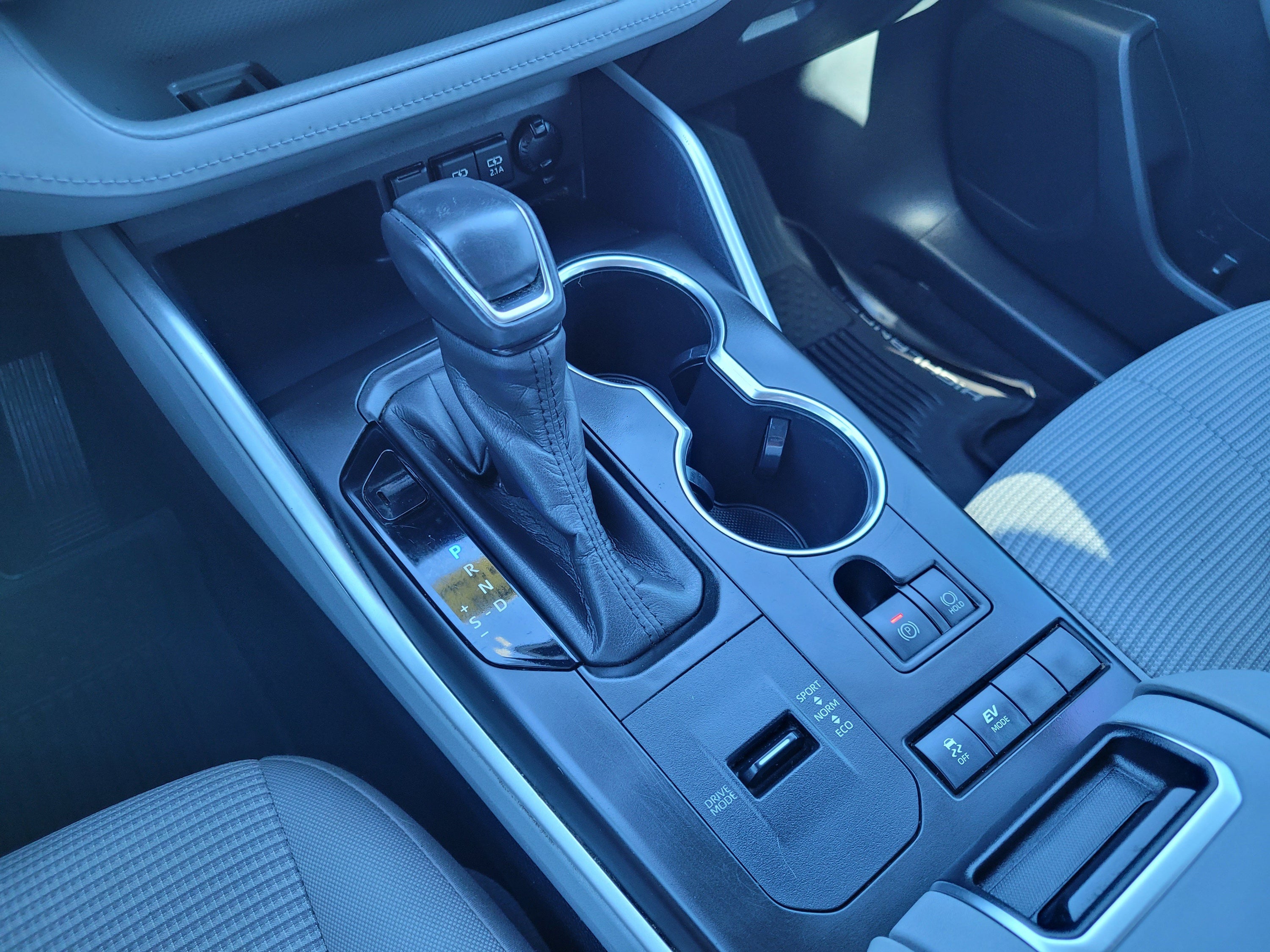 2020 Toyota Highlander Hybrid LE