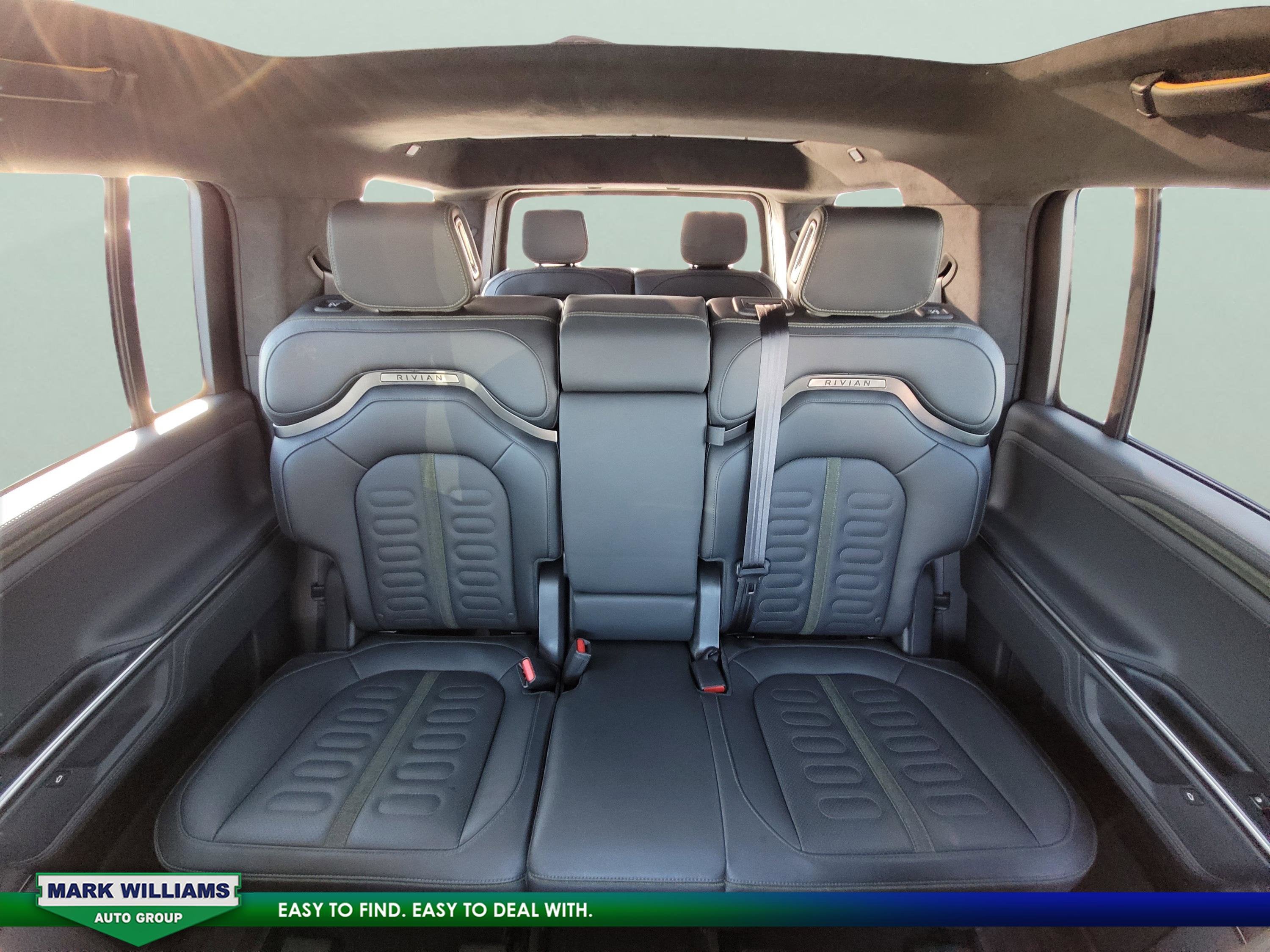 2025 Rivian R1S Adventure