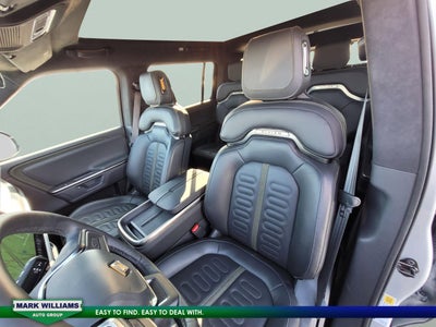 2025 Rivian R1S Adventure