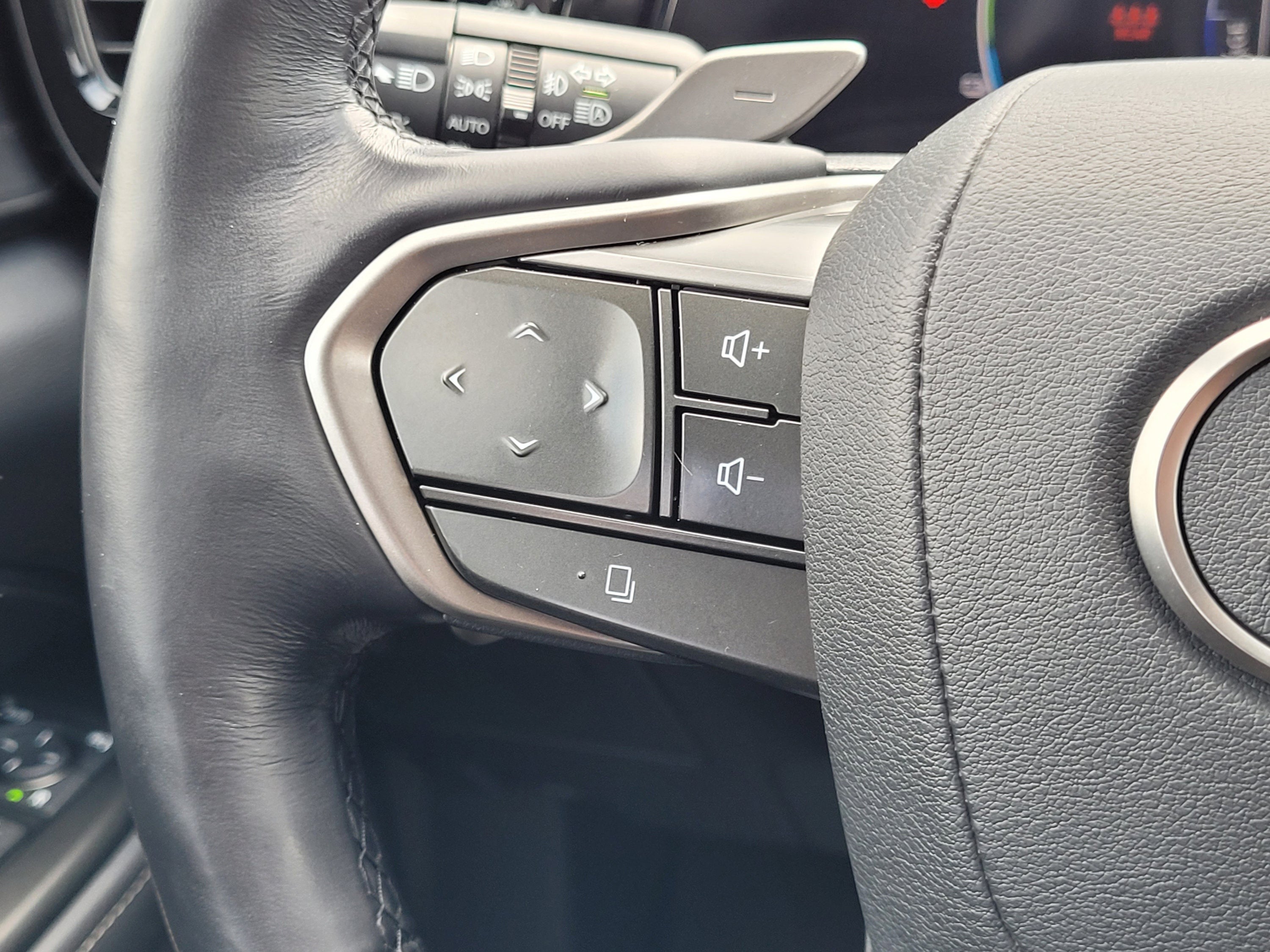 2022 Lexus NX 450h+ Luxury