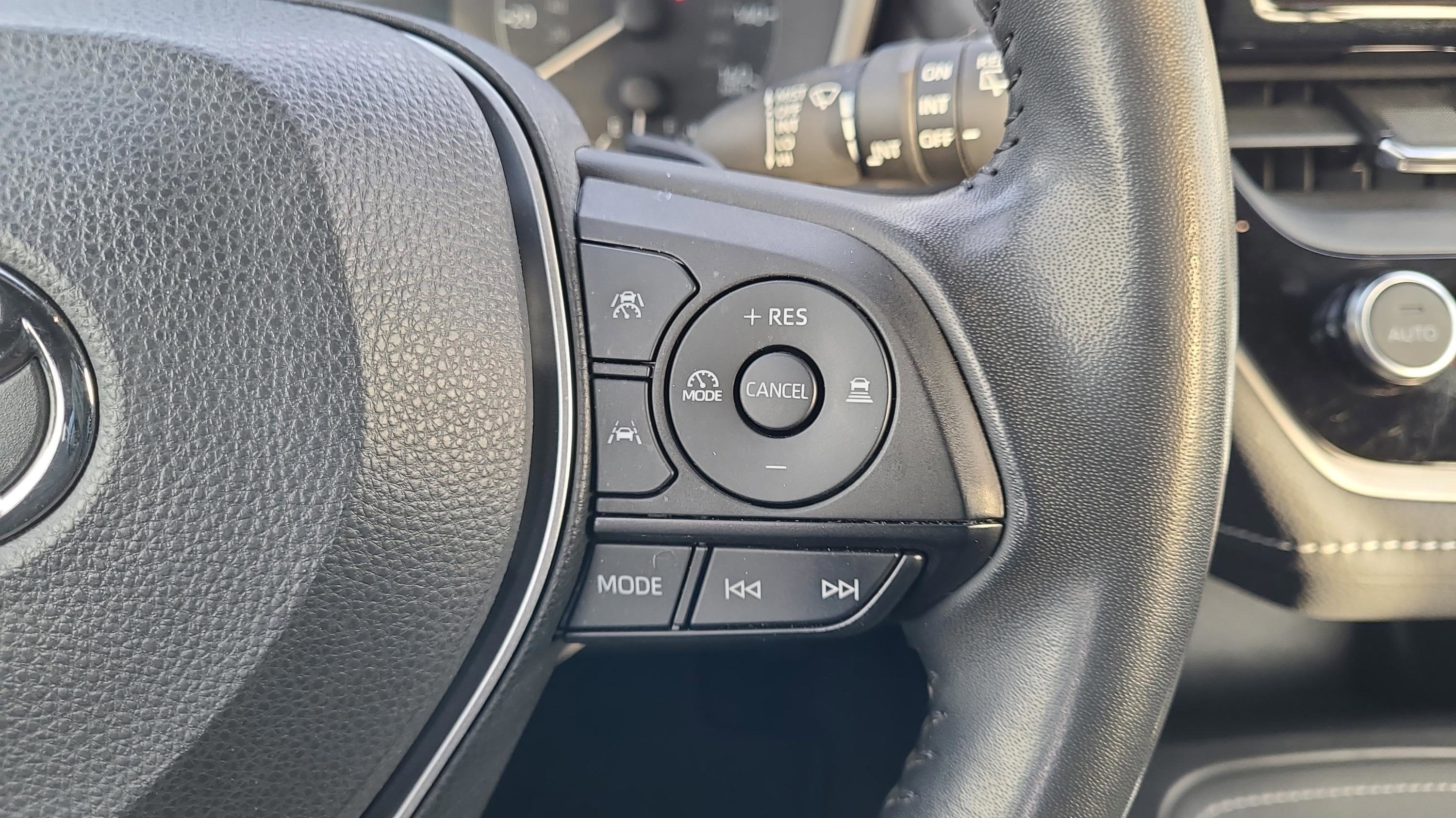 2024 Toyota Corolla Hatchback SE