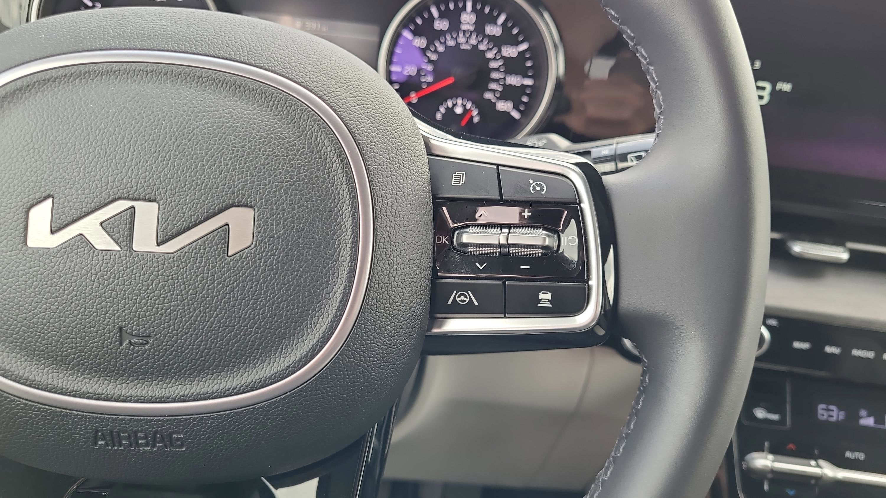 2024 Kia Carnival EX