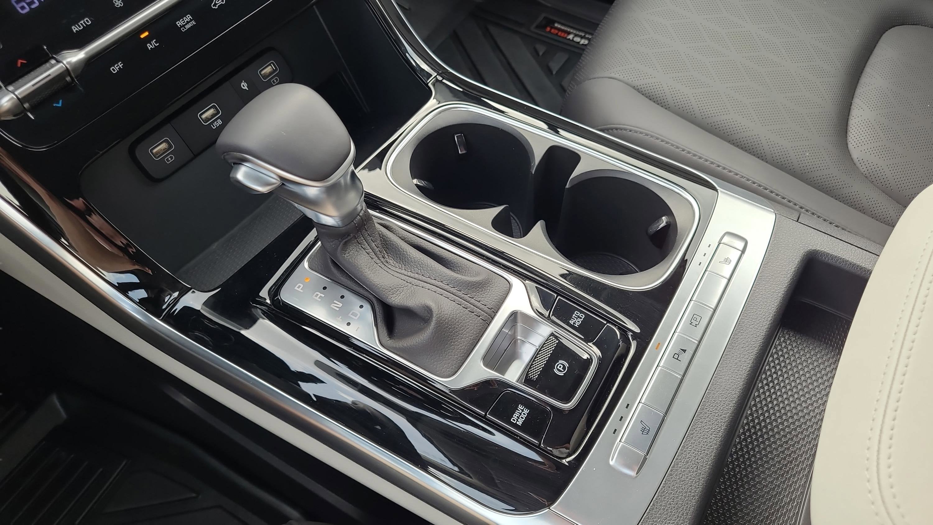 2024 Kia Carnival EX