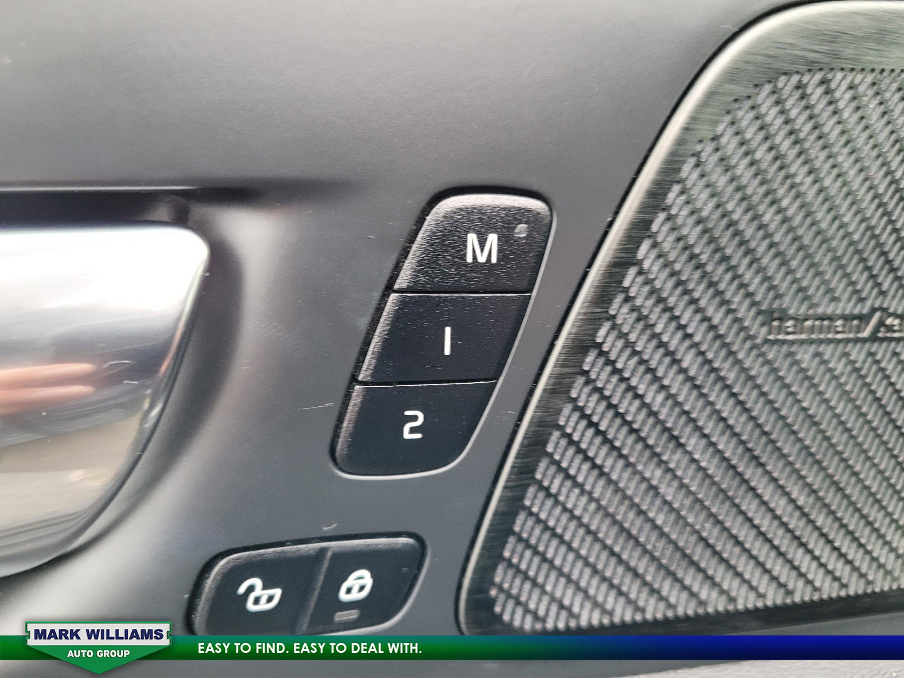 2022 Volvo XC60 B5 Inscription