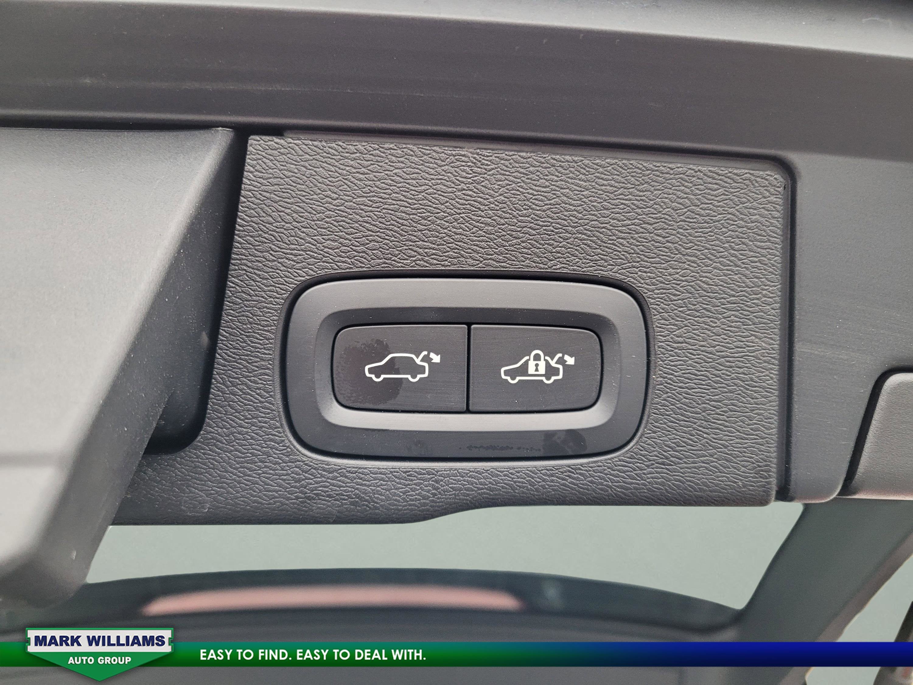 2022 Volvo XC60 B5 Inscription