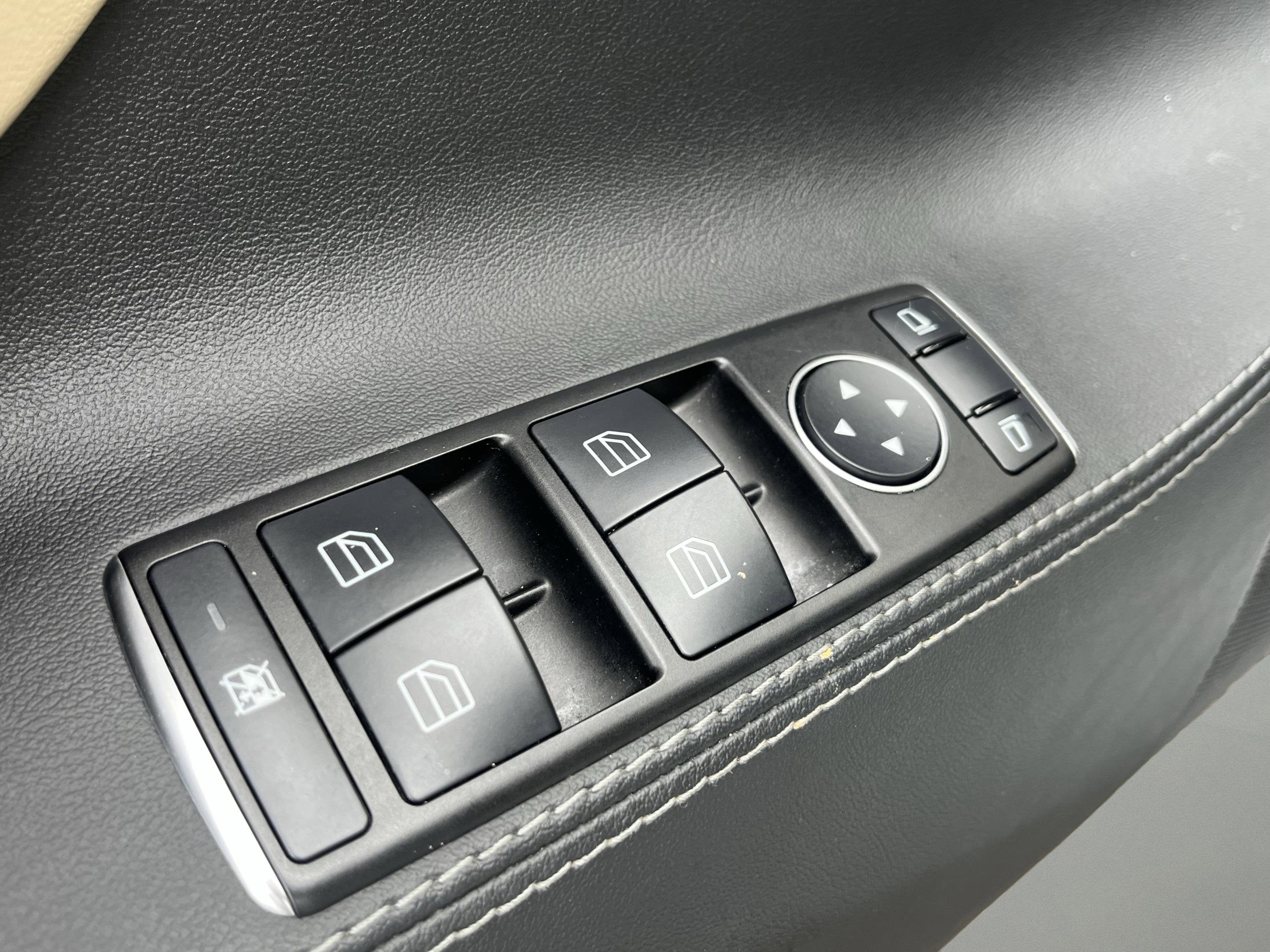 2014 Tesla Model S Base