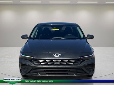 2025 Hyundai Elantra SE