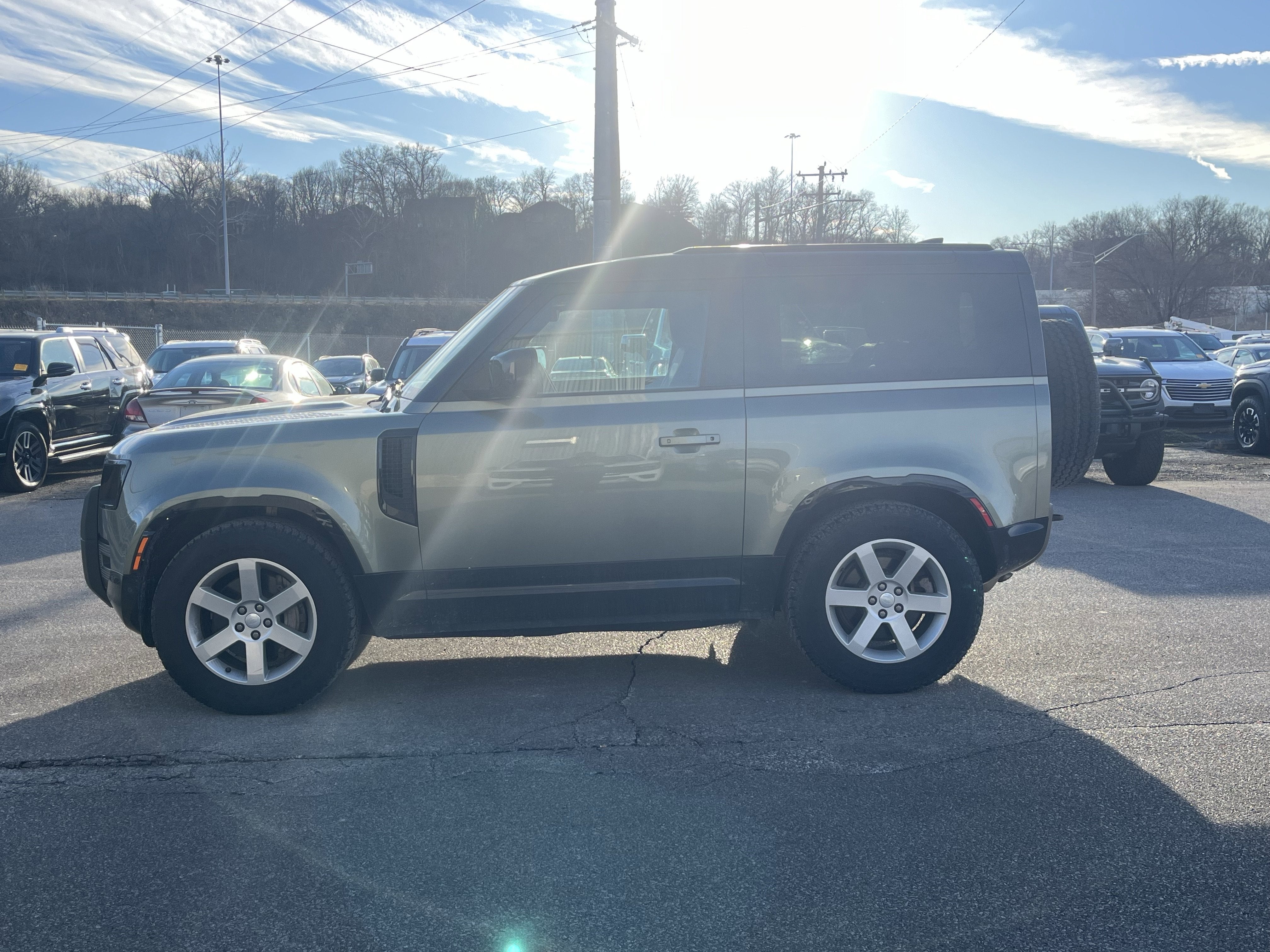 2023 Land Rover Defender 90 X-Dynamic SE
