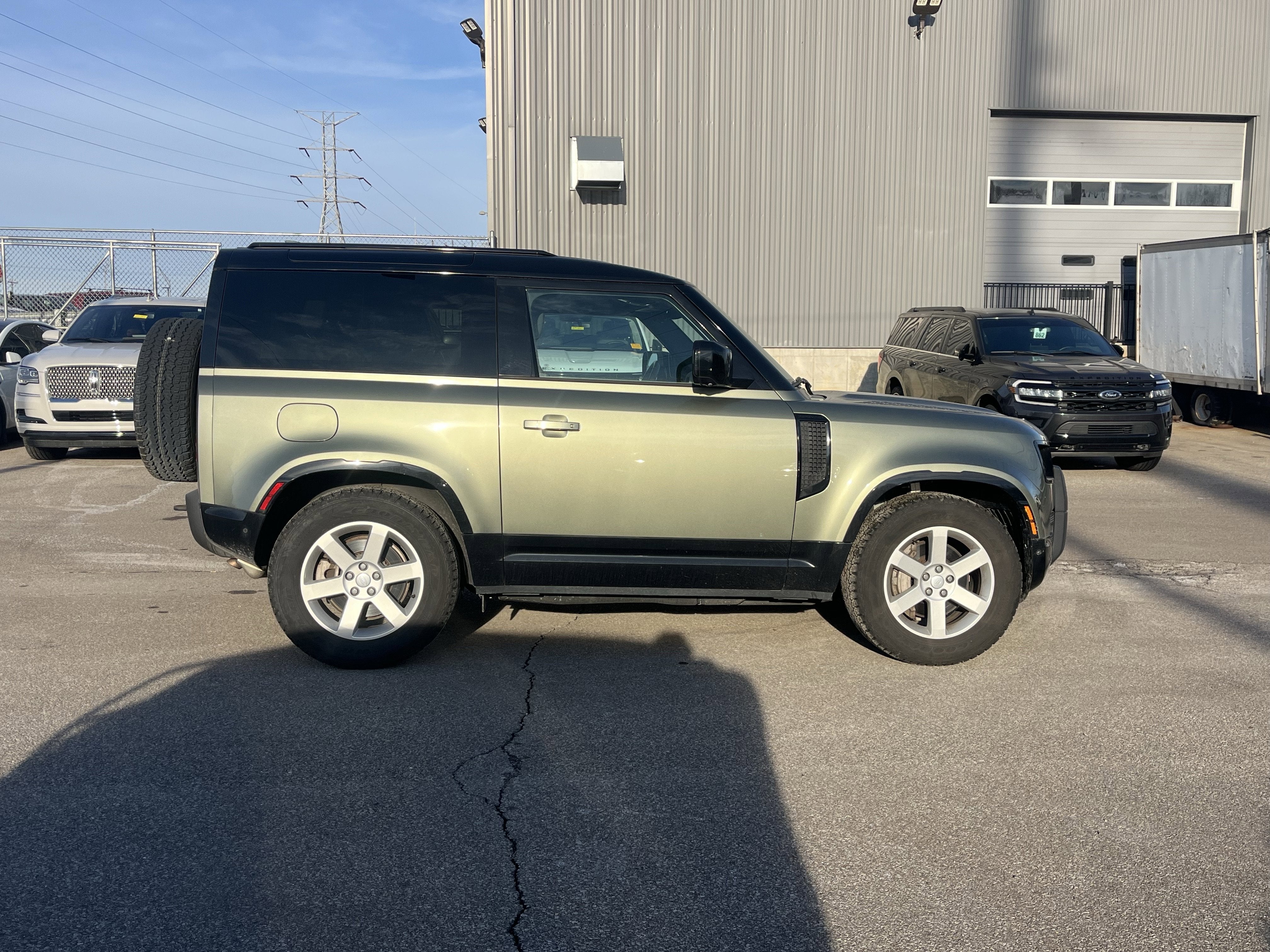 2023 Land Rover Defender 90 X-Dynamic SE